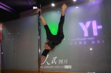 桂平钢管舞女神(女星钢管舞)