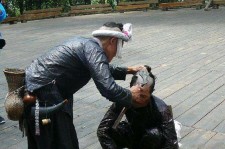 桂平欲带老伴游遍中国(带着老伴去旅游)