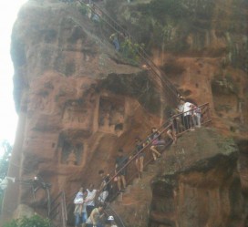桂平乐山旅游攻略(乐山旅游攻略自由行路线推荐)