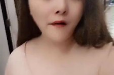 桂平美院系花兼职死商务模特(美院系花兼职商务模特第2部一边看球一边玩)