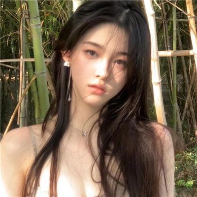 桂平与商务伴游共进晚餐，愉快的营业会谈起头了