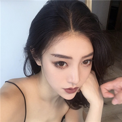 桂平伴游女生寒莱的资料