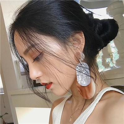 桂平伴游女生张悦然的资料
