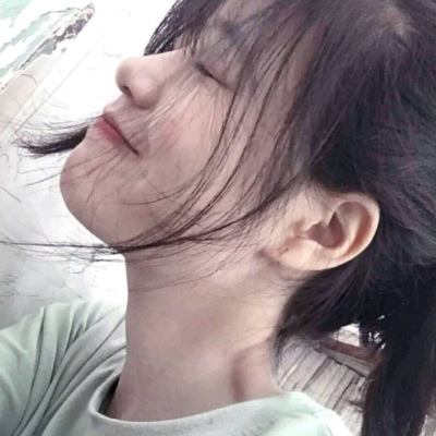 桂平伴游女生烟雨蒙蒙的资料