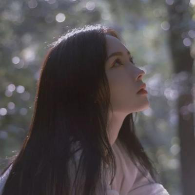 桂平伴游女生秦鹿鸣的资料