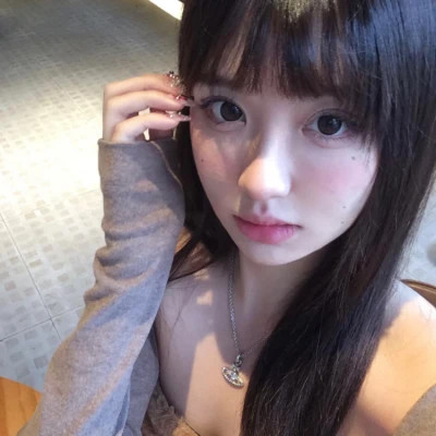 桂平伴游女生车简丽的资料