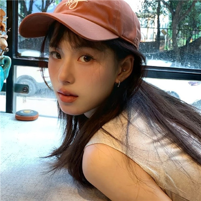 桂平伴游女生杨梦研的资料