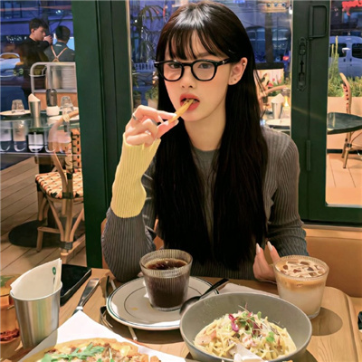 桂平伴游女生娄婷的资料