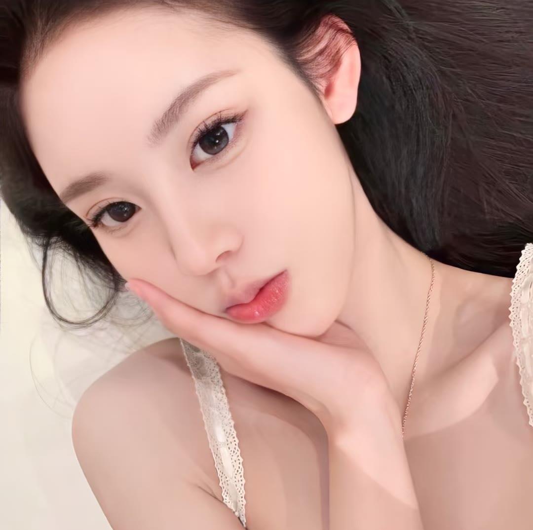 桂平伴游女生佛白易的资料
